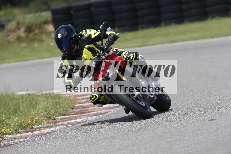 /27 12.06.2025 Ducati Schweiz Trackday Warmup  ADR/blau-bleu/ohne
